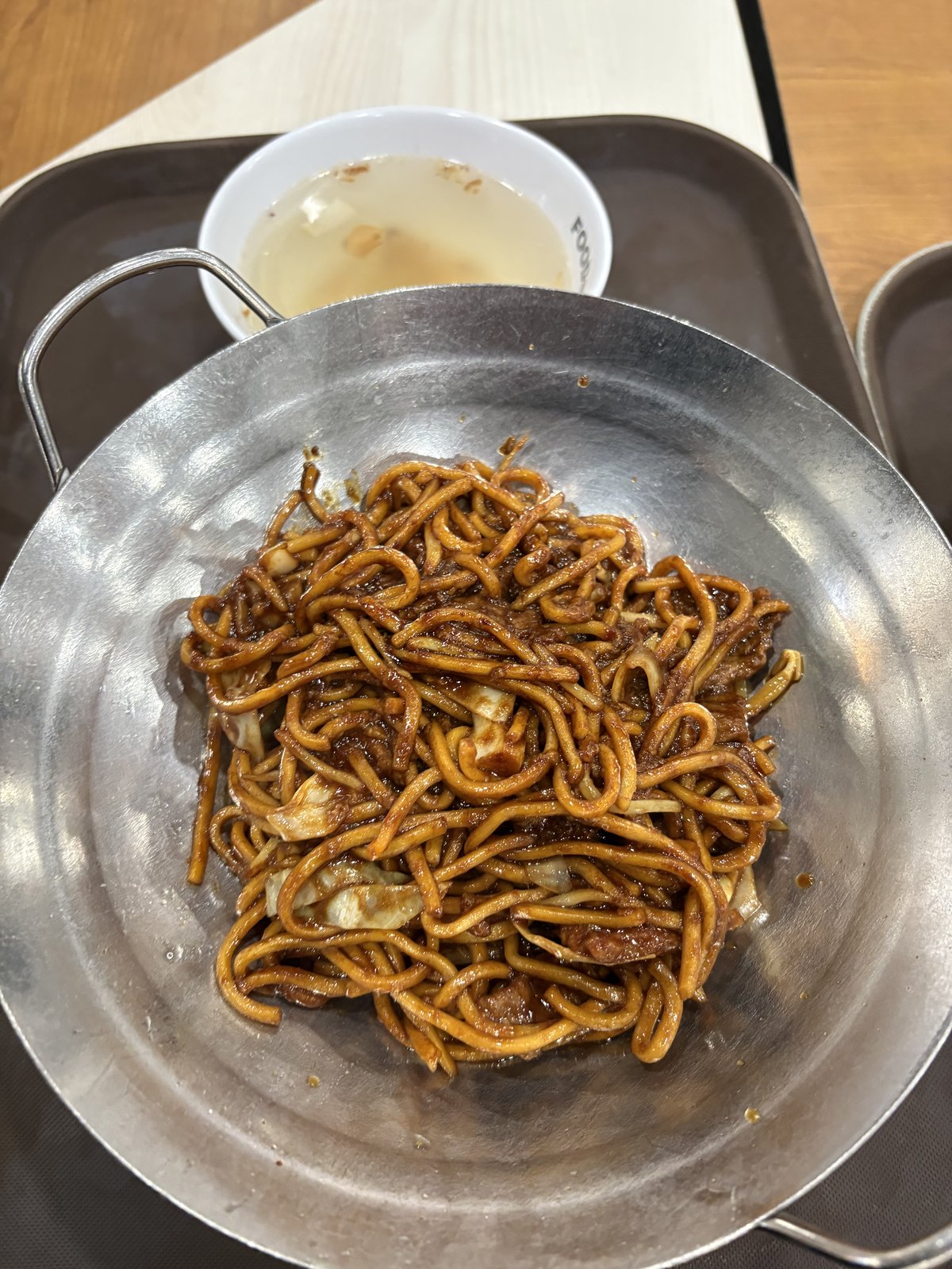 クアラルンプール国際空港で食べた現地風焼きそば
